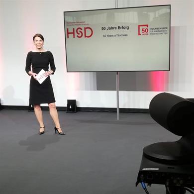 HSD-Pressesprecherin Simone Fischer führte gekonnt durch das unterhaltsame Programm.